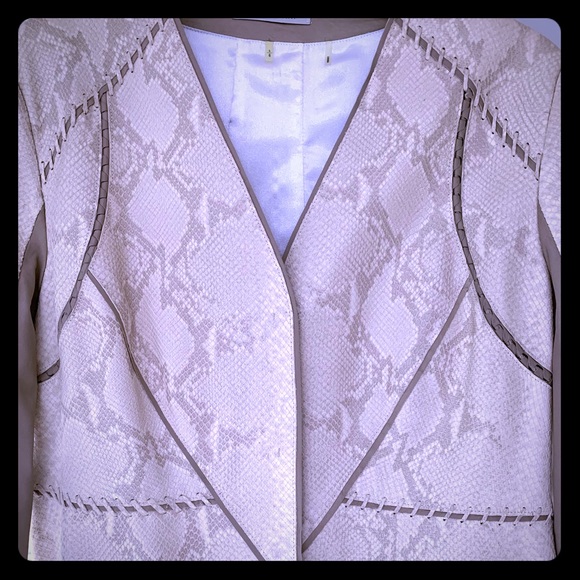 😍Elie Tahari Python Print Leather Jacket😍 - Picture 2 of 6